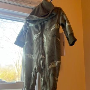 Yoda baby one piece 0-3 months was a gift but never got around to giving